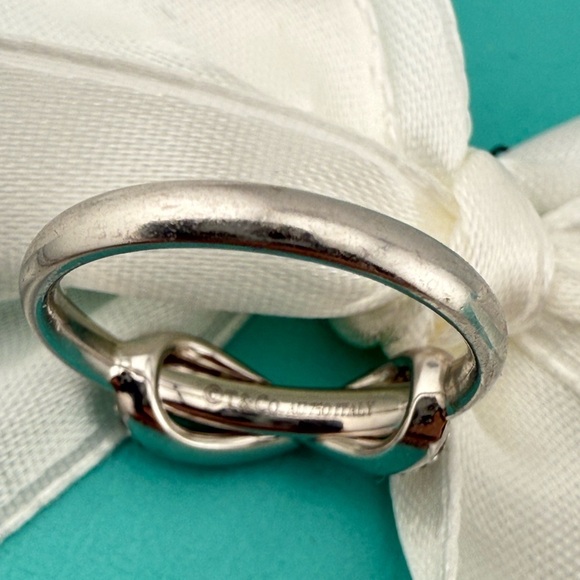 Retired Tiffany & Co. Diamond Infinity Ring 18k White Gold Size 4.5 - Picture 8 of 8